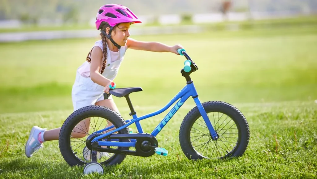 How To Keep Your Child Safe While Learning to Ride a Bike